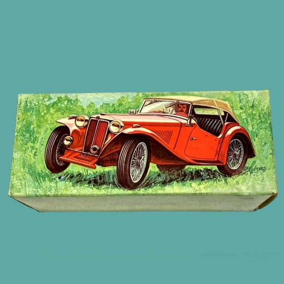 VINTAGE 7" AVON 1936 MGWILD COUNTRY AFTER-SHAVE BOTTLE CAR DECANTER (EMPTY) - Picture 8 of 11